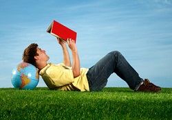 ‘İngilizce öğrenmek için az müfredat çok tekrar önemli’