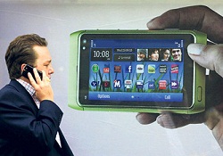 Akıllı telefon kullanan çalışanlar ofis dışında da çalışıyor