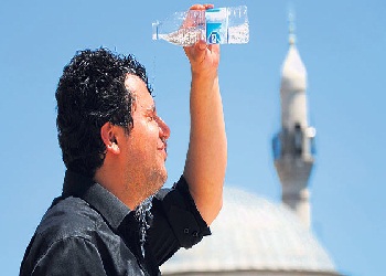 Şikâyet yok; çünkü mükafatı büyük