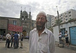 Çin Uygurların Ramazan manilerini de yasakladı