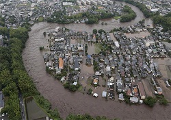 Japonya'da 400 bin kişinin evlerini terk etmesi istendi