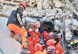 Türkiye, depremde 100 bine yakın kişiyi kaybetti