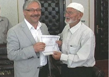 86 yaşında Kur′ân-ı Kerim’i ezberledi