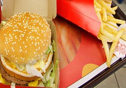 Rusya sağlık yetkilisi: Hamburger yemeyin