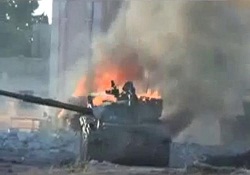 Suriyeli muhalifler tankları böyle ateşe verdi