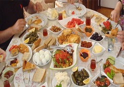 Ramazan'da sıvı kaybını azaltmak için mutlaka sahura kalkın
