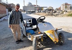 İlkokul mezunu mucit motosiklet motorundan yeni araç yaptı