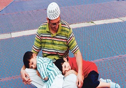 Görmez: Çocuklara camileri sevdirelim