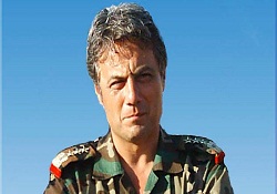 Esed'i terk eden çocukluk arkadaşı general Manaf Tlas
