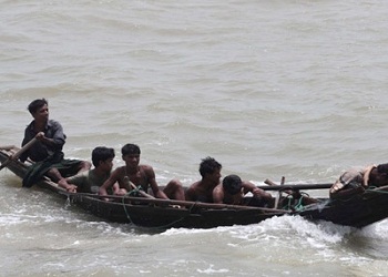 Arakan'da nehrin bir yanı zulüm bir yanı ölüm