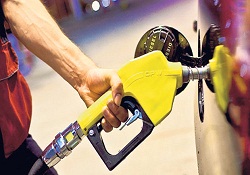 Benzin bir haftada ikinci indirim geldi