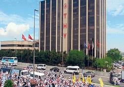 THY çalışanlarına 2012 için yüzde 4+3 zam