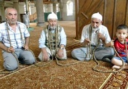 Bay ali camii’nde 300 yıllık 637 taneli tesnih