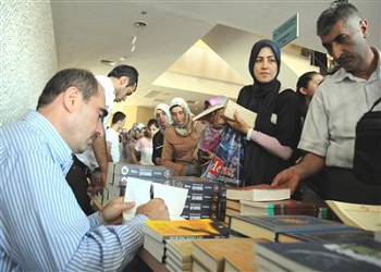 Hz. Peygamber müsbet hareketten yana idi