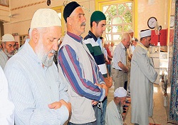 16 yıldır Ramazanlarda sabah namazı hatimle kılınıyor