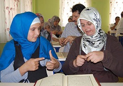İşitme engellilerin Kur'an kursu ilk mezunlarını verdi