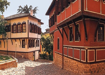Balkanlar'daki İslam eserleri devrediliyor