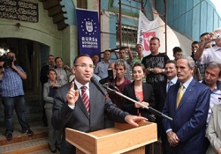 Kosova'daki tarihi cami öz kimliğine kavuşuyor
