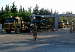 Suriye Sınırına Askeri Araç Sevkiyatı Sürüyor