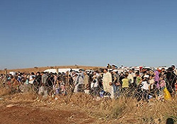 1 general ile bin 907 Suriyeli Türkiye'ye sığındı