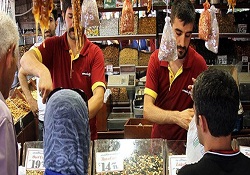 Emekli maaşları ödendi çarşı hareketlendi