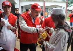 Kızılay'dan Arakanlı Müslümanlara yardım