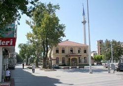 Tarihi Camiler Halkla Bütünleşiyor