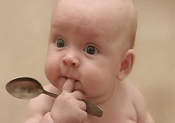 Anne sütü mevsim geçişlerinde en iyi ilaç'