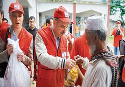 Yardım dernekleri Ramazan'da yüzleri güldürdü