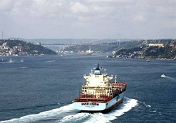 Boğaz'dan gemi geçişine Boru Hattı darbesi