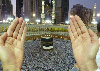 Müslümanlar Ramazan'da Kabe'ye akın etti