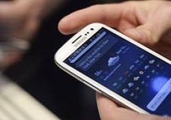 Apple Samsung'a 12 milyar dolara mâl oldu