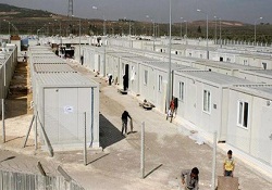 Suriyeliler, yeni kamplarına yerleşiyor
