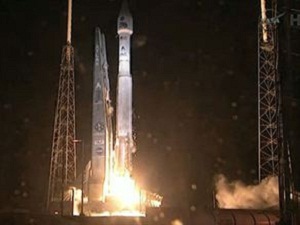 NASA'ya ait 2 bilimsel uydu taşıyan roket uzaya fırlatıldı