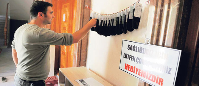 Camide askıda çorap uygulaması