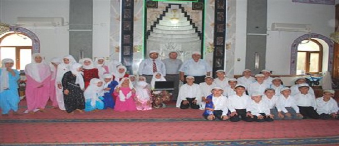 Hadis ezberleyen öğrenciler ödüllendirildi