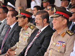 Mısır'da 70 general emekli edildi