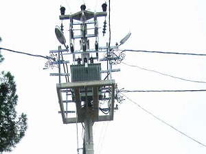 Elektrik şebekesi yer altına alınıyor