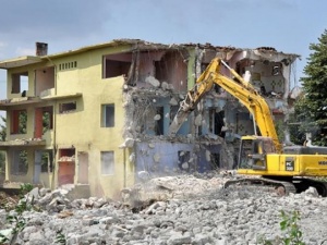 Binaları dozerle değil, patlayıcılarla yıkın