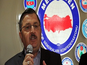 Memur-Sen: Başörtüsü ayıbı son bulsun