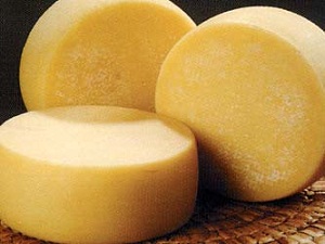 Kokmuş peyniri kaşar diye yiyoruz!