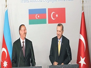 Azerbaycan'a vizesiz geçiş Tahran'a takıldı