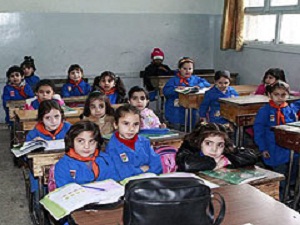 Suriyeli minikler için de ders zili çaldı