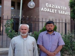 Başörtülü öğrenci velileri beraat etti