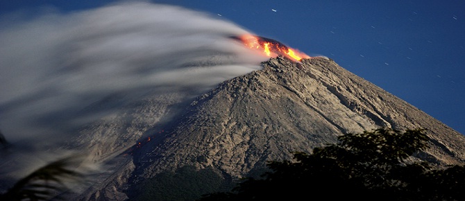 Santorini Yanardağı harekete geçiyor