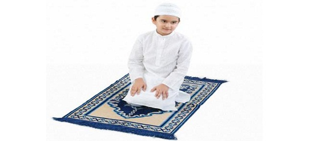 Namazlarını kılan çocuklar ödüllendirildi