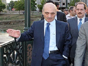 Bakan Bayraktar, afet konutlarını denetledi