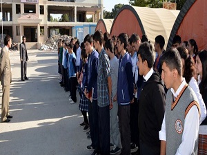 Deprem bölgesinde ders zili çaldı