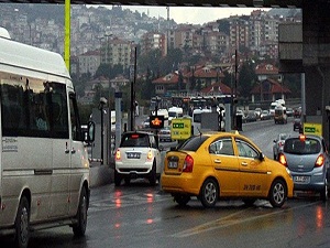 Öğrenci servisleri trafiği etkiledi