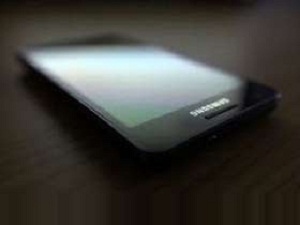 Samsungdan iPhone 5e Rakip Geliyor